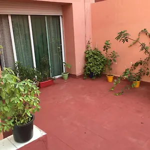 Located In A Quiet Area Near The Train Station Guest house